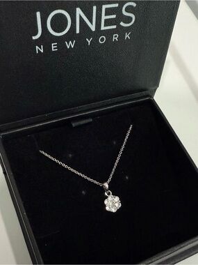 Jones New York Necklace
Annabelle. Cubic Zirconia Diamond Pendant 2023 MODEL NEW